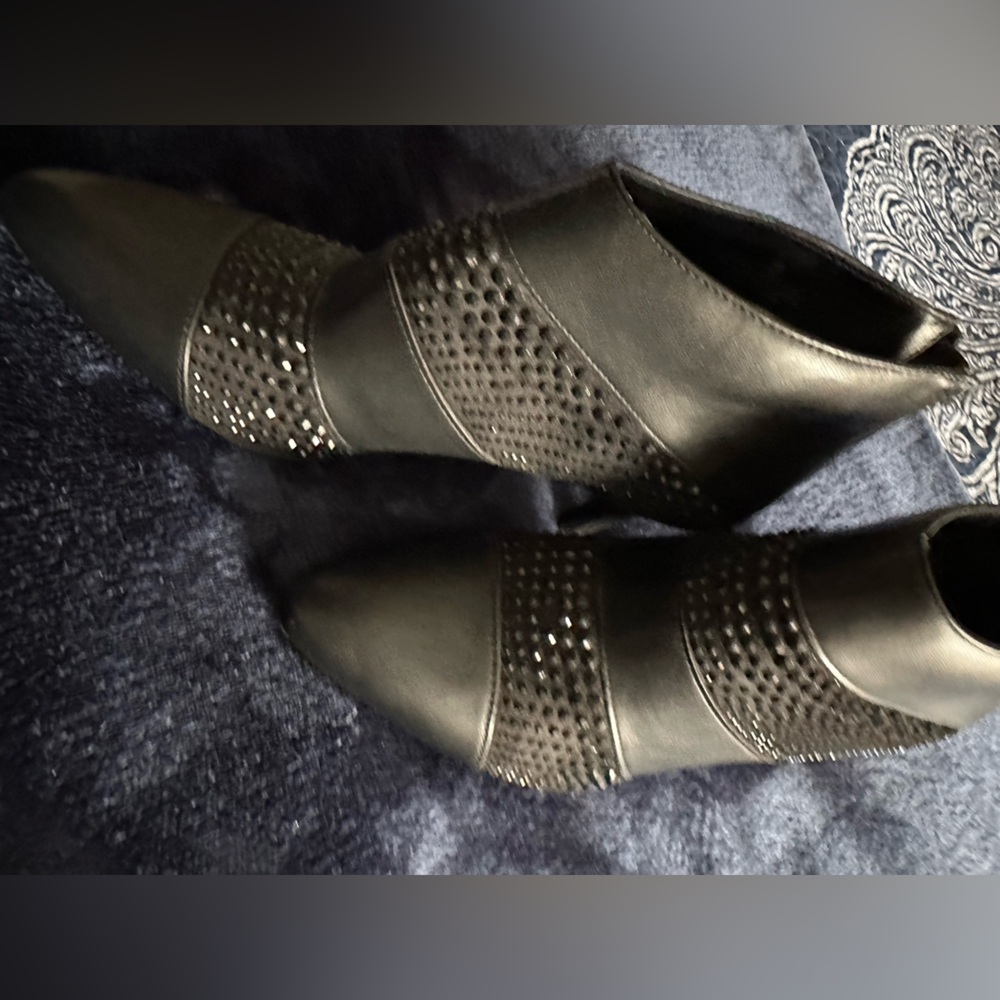 Impo black sparky booties Size 7 1/2  Never been worn🖤 - Picture 9 of 15